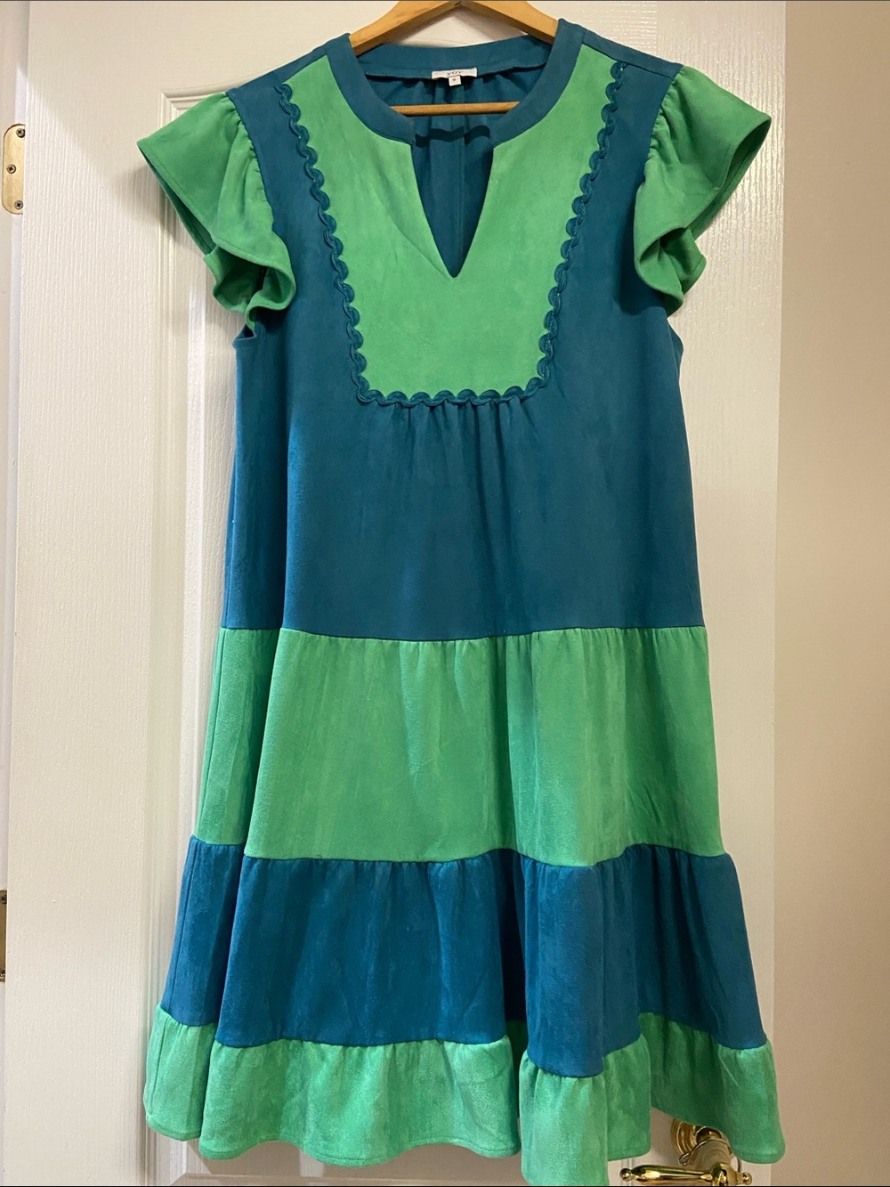 VOY Color Block Tiered Ruffle Dress – Green & Teal – Size M